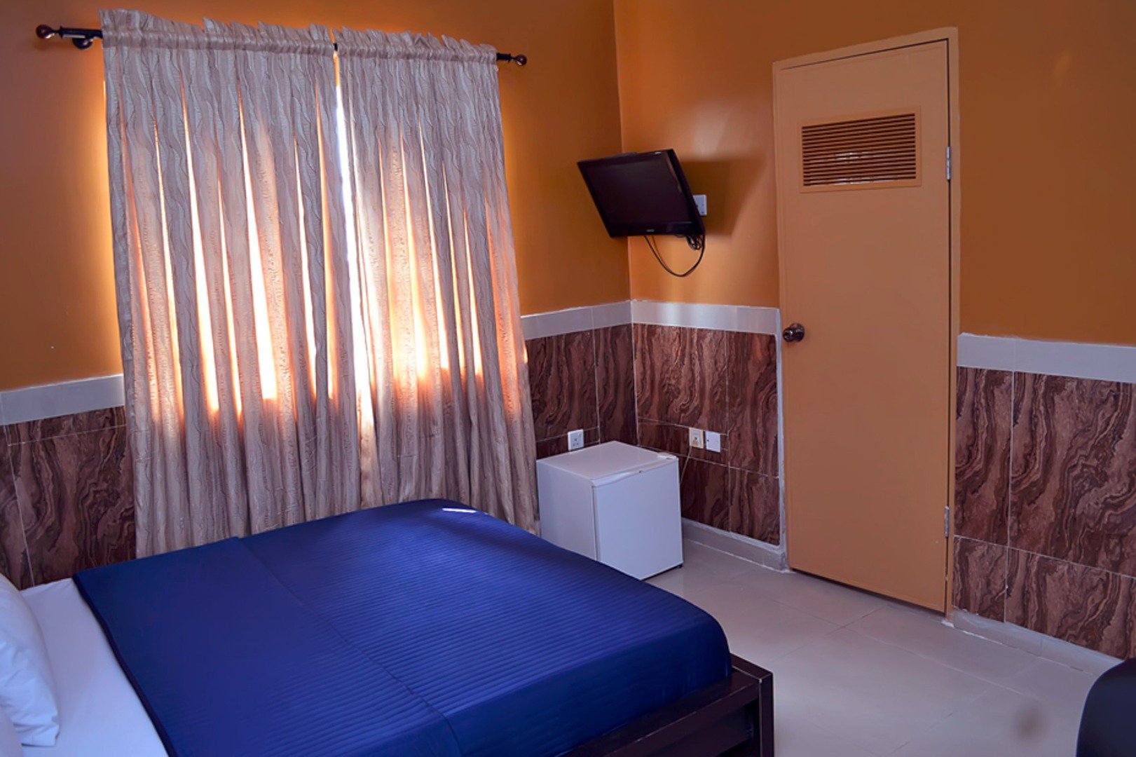 Inglesias Hotels 16/24