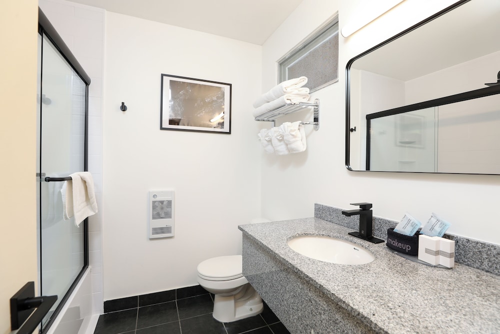 Bayshore Inn Resort And Spa 54/54