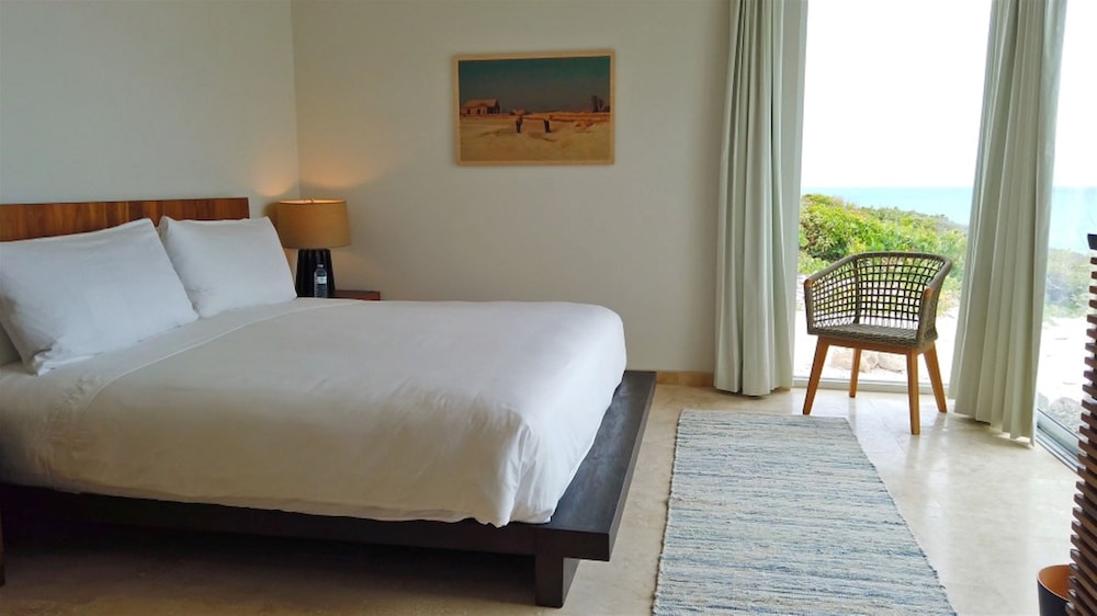 SAILROCK RESORT 27/80