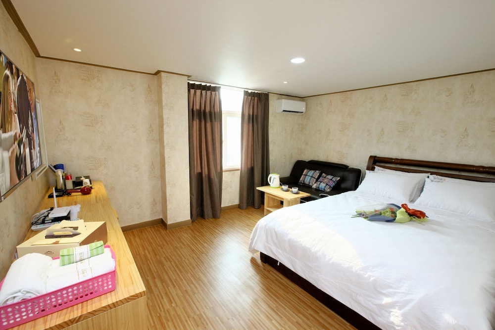 Traum Hotel &amp; Condo 17/55