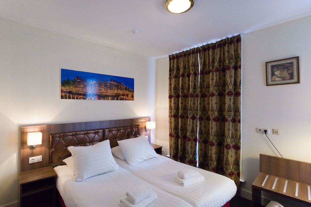 SUPERIOR, DOUBLE BED
