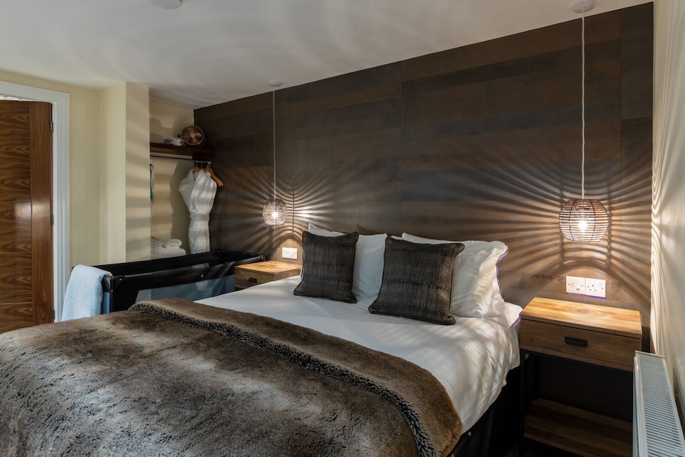 Lakes Hotel and Spa (ex The Burnside Hotel and Spa) 25/84