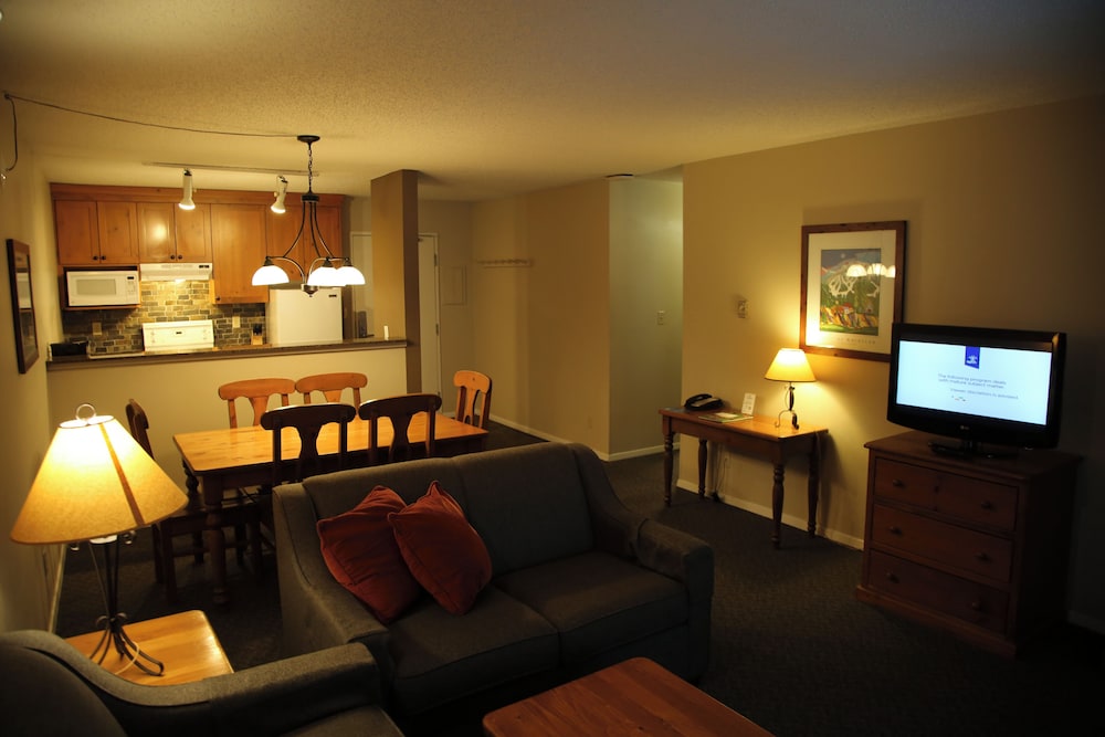 Tantalus Resort Lodge 37/55
