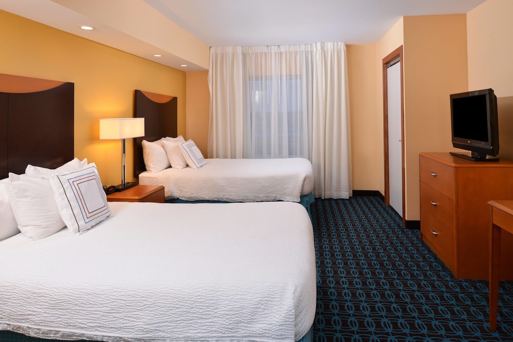 Fairfield Inn Suites Fort Wayne 4/30
