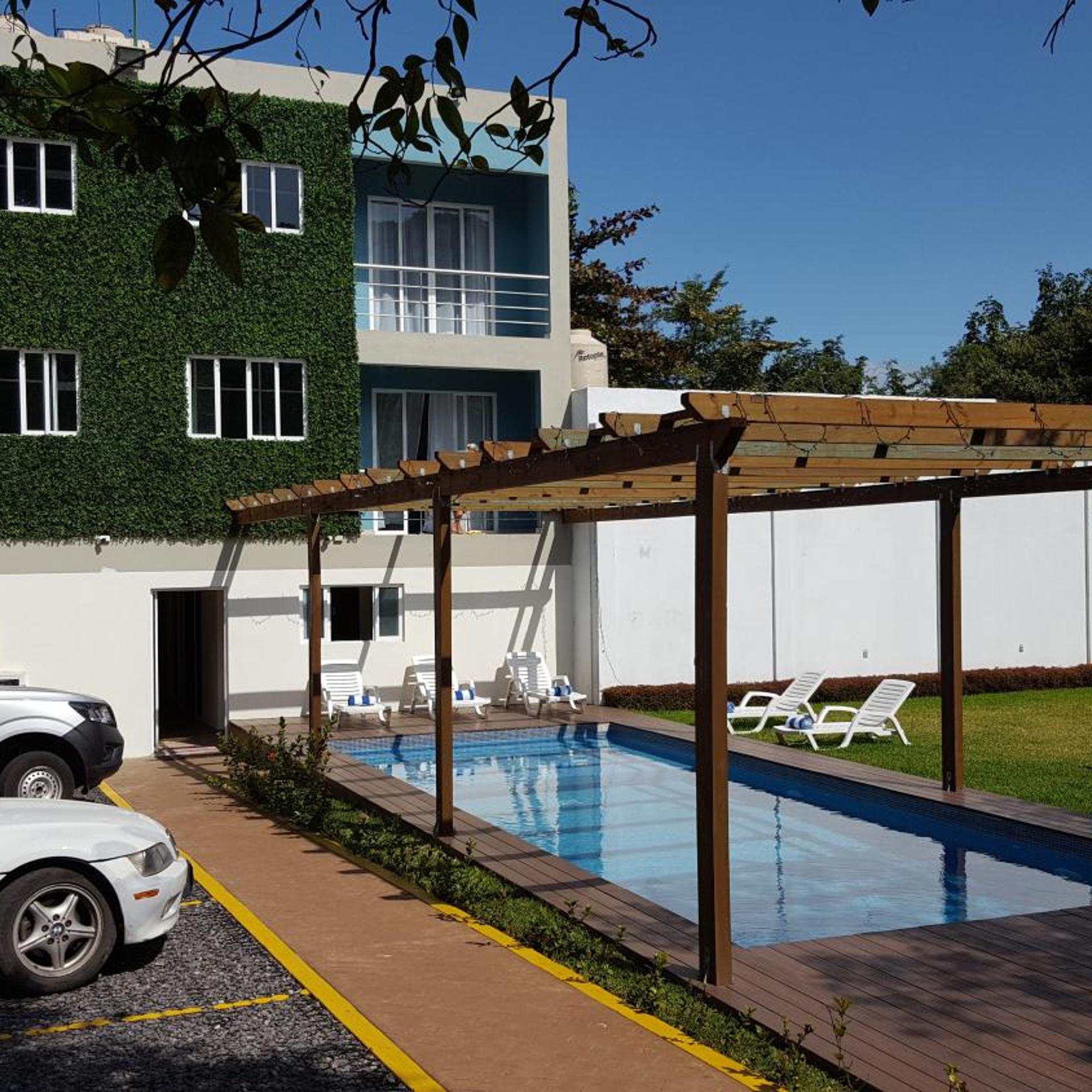 Relax Inn Suites 41/50