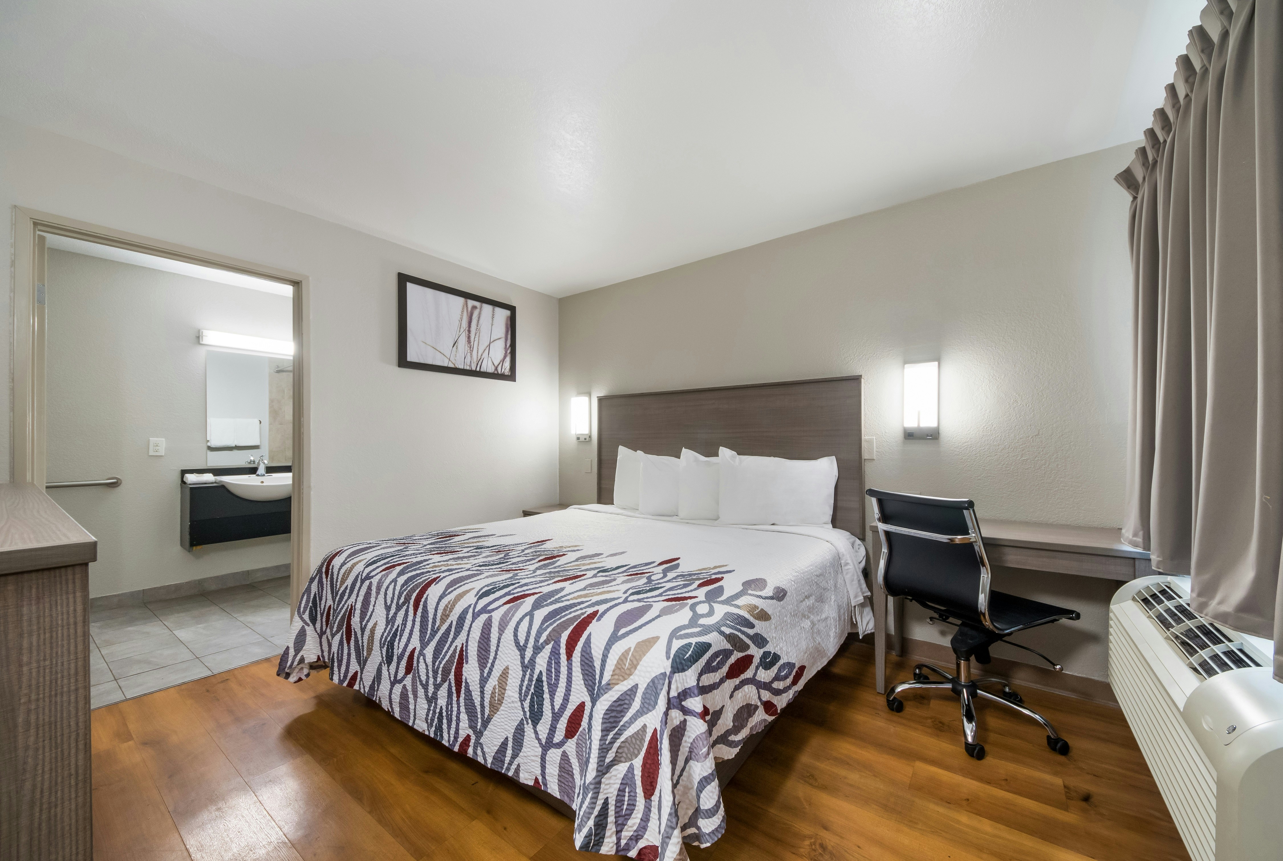 Red Roof Inn San Antonio E – Frost Bank Center 8/20