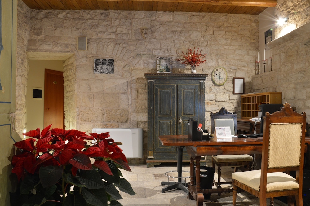S. Martin Hotel 34/50