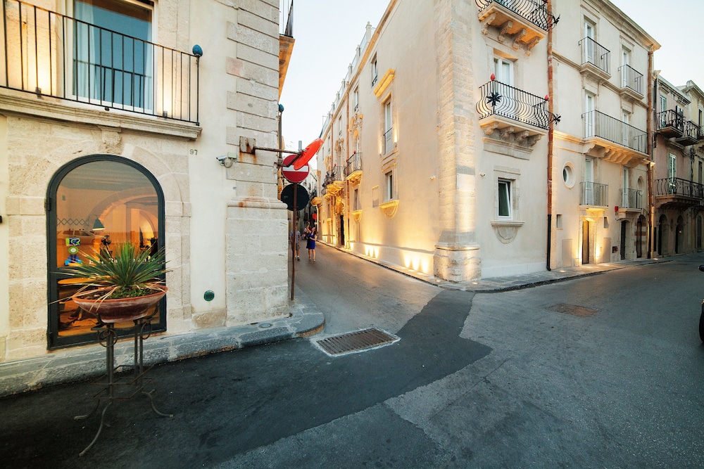 ALGILÀ ORTIGIA CHARME HOTEL 62/74