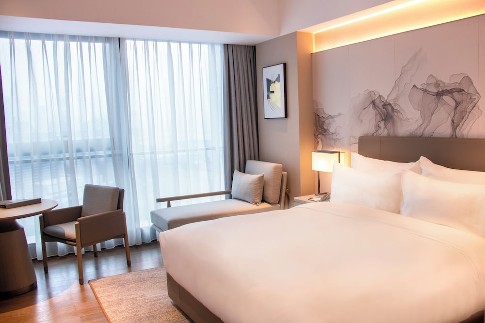 LN Dongfang Hotel Pazhou 26/60