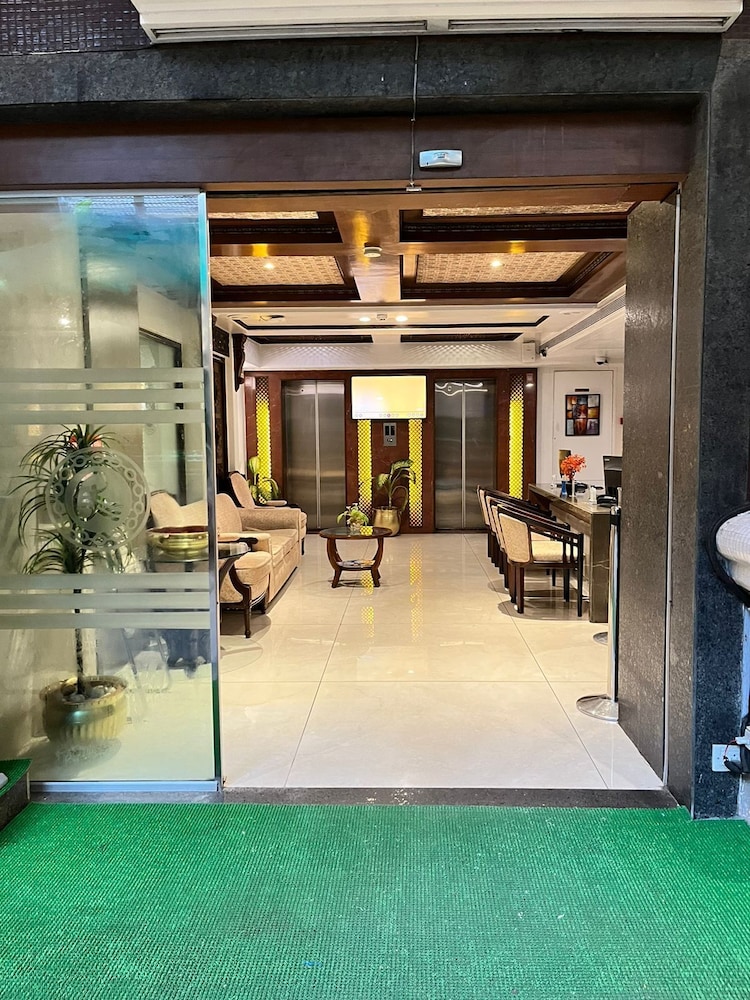 Ramee Guestline Dadar 2/71
