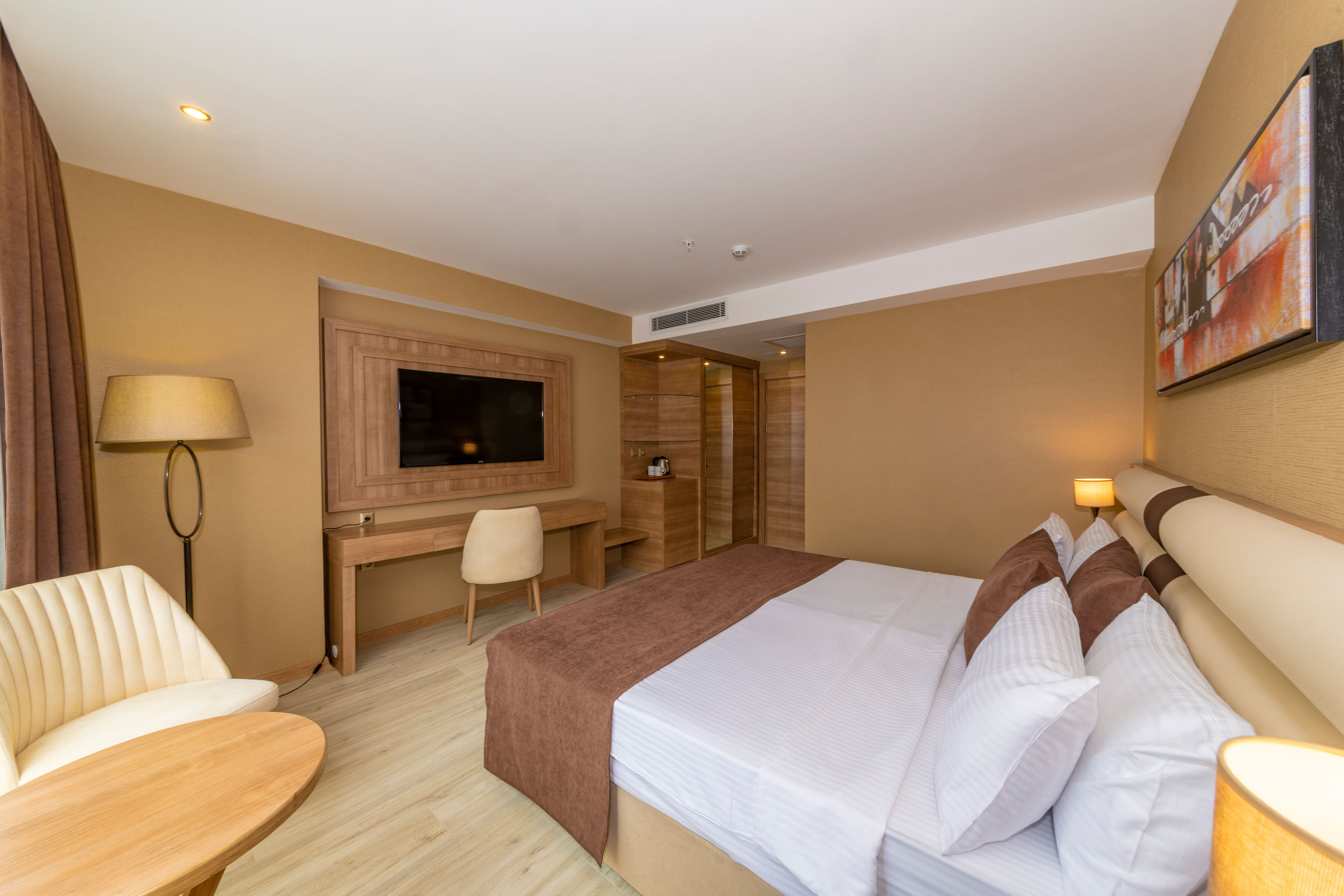 Superior, Double Bed, 38 Hotel 2/6