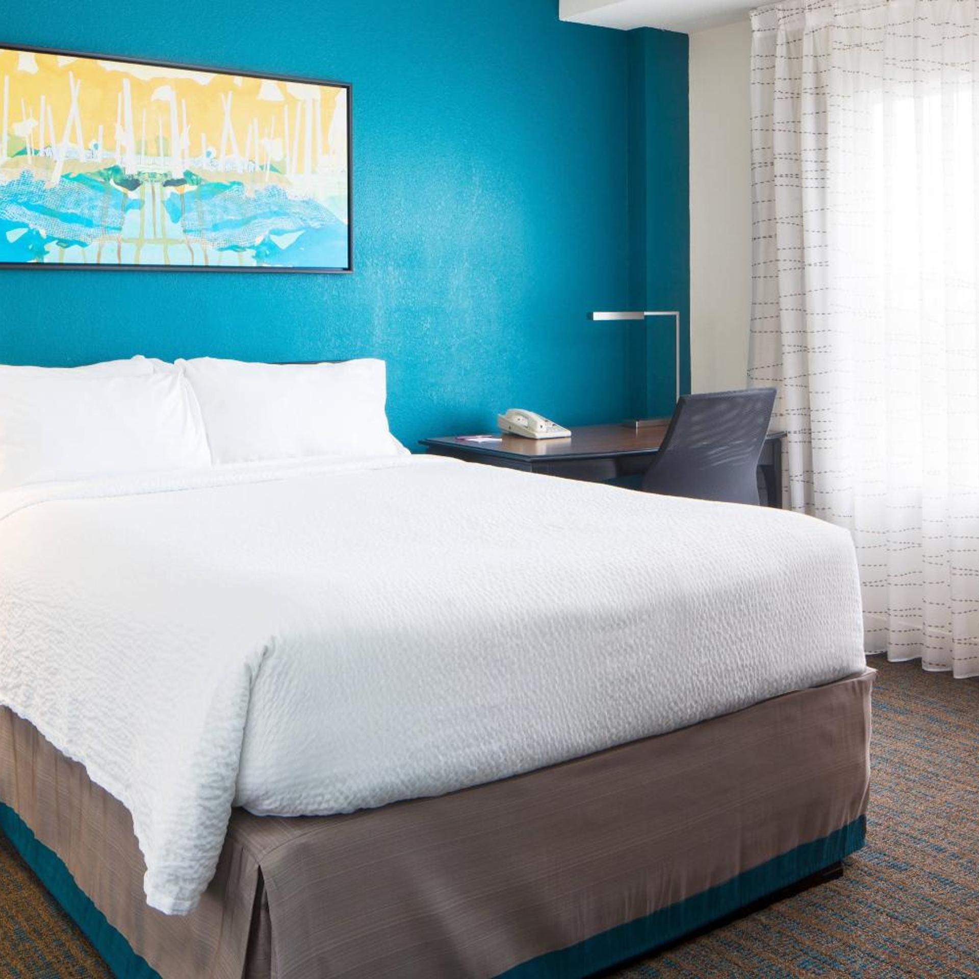 Junior Suite, Queen Bed, Sofa