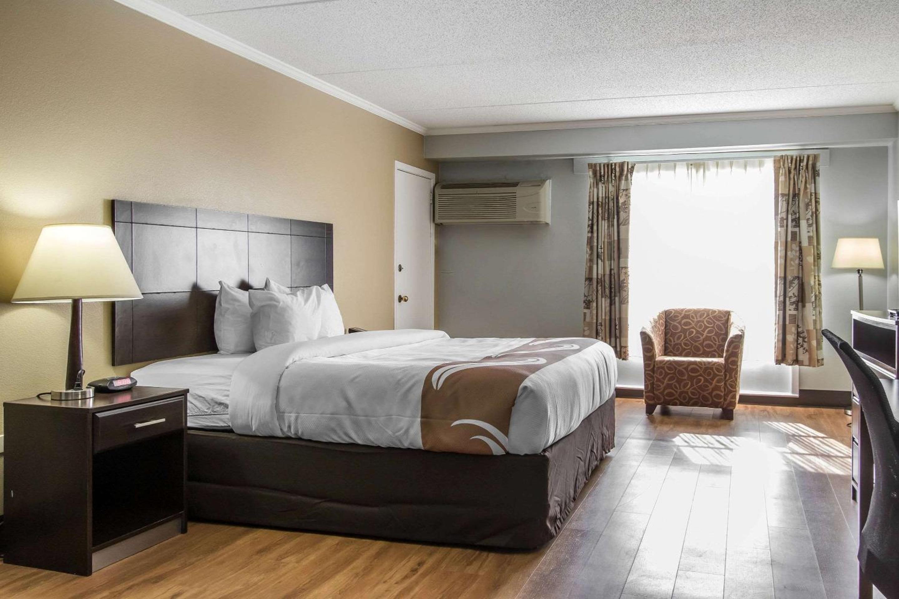 ROOM, KING BED, SMOKING, ACCESSIBLE