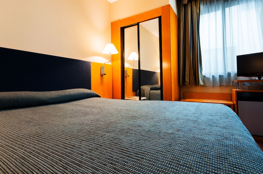 Hotel Villacarlos 25/30