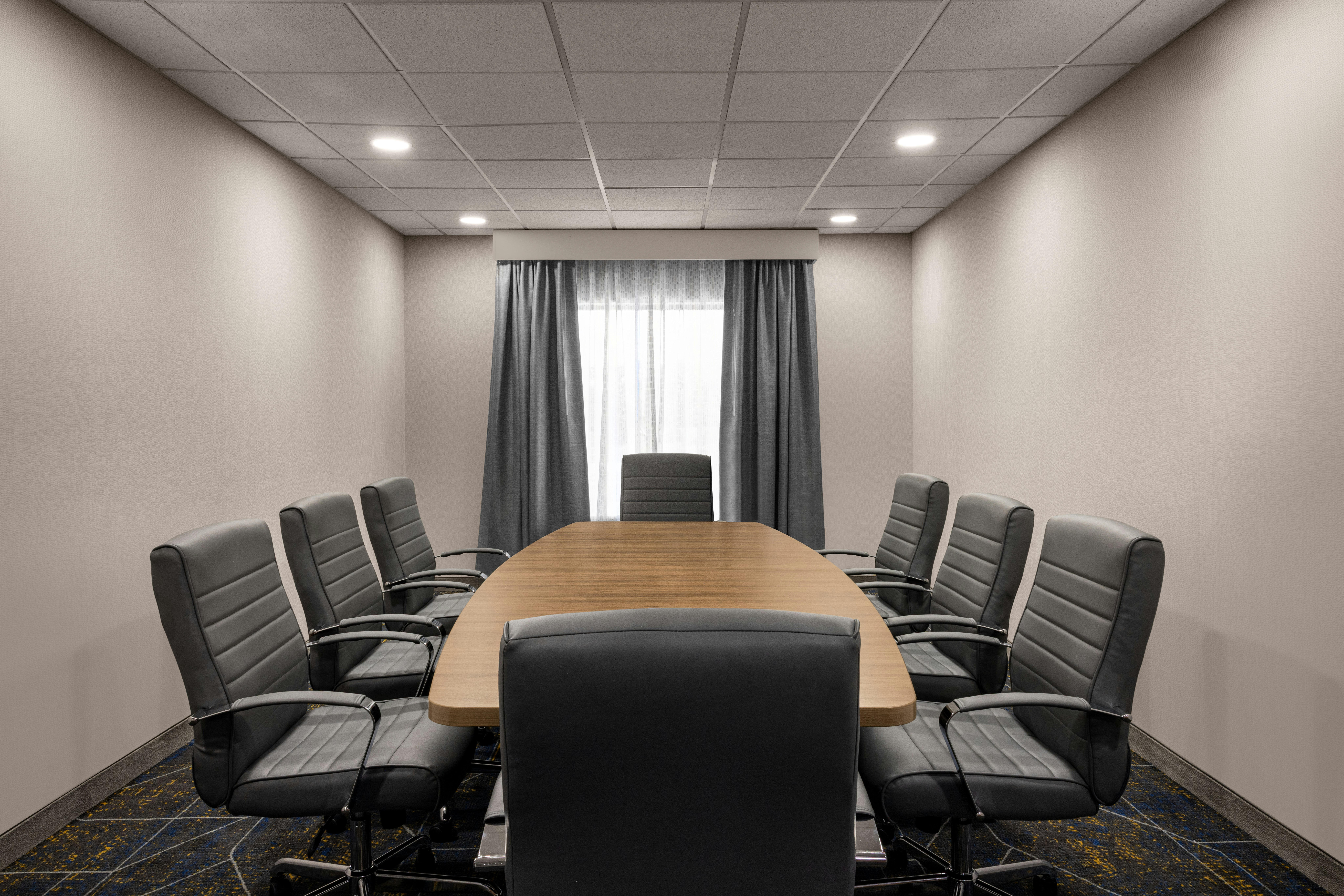 Hampton Inn & Suites Moline-Quad City International Airport 12/16