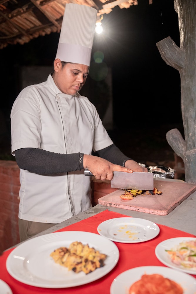 TIGER MOON RESORT 18/60