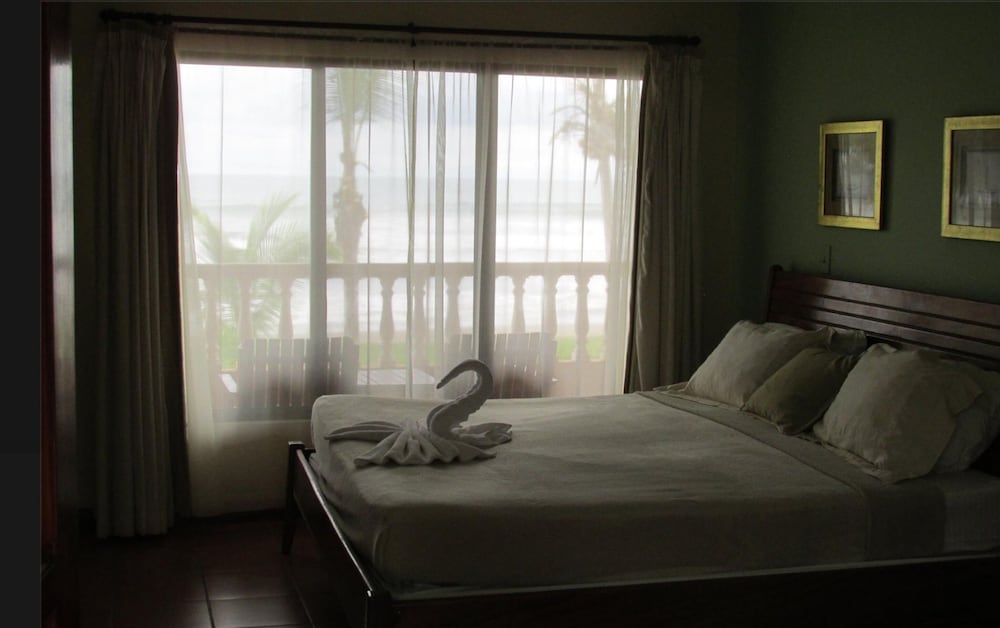 Hotel Delfin Playa Bejuco 4/50