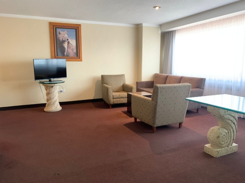 Hotel Mirage 45/68