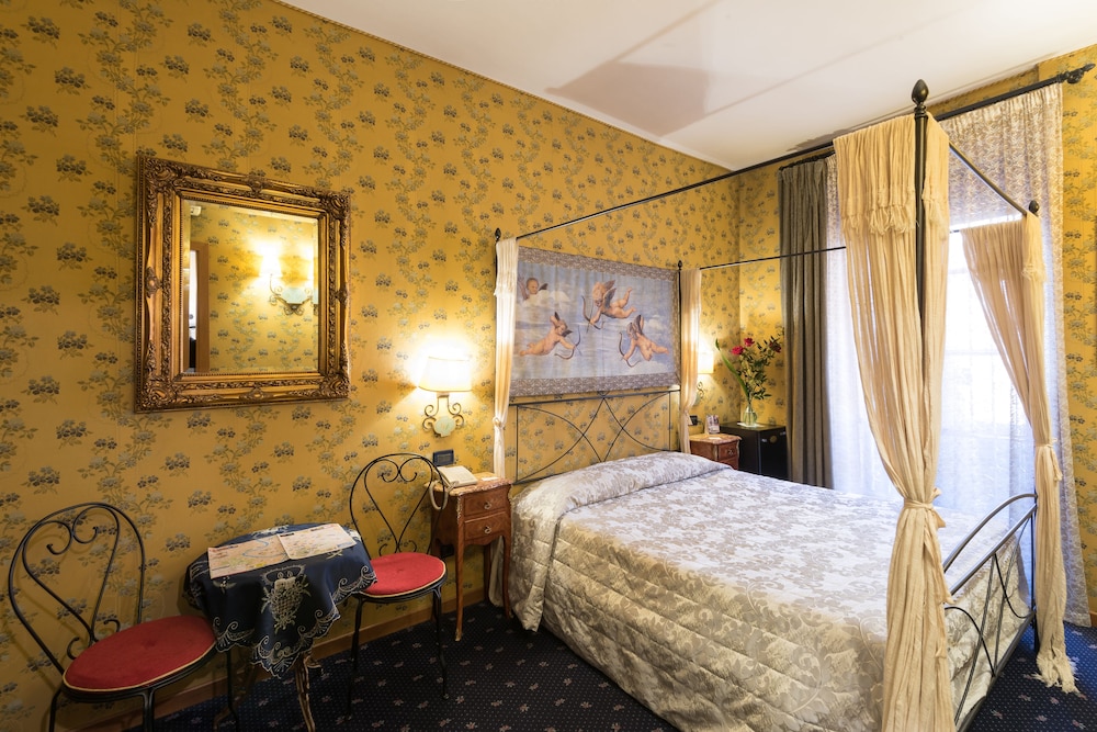 RESIDENZA AVE ROMA 6/41