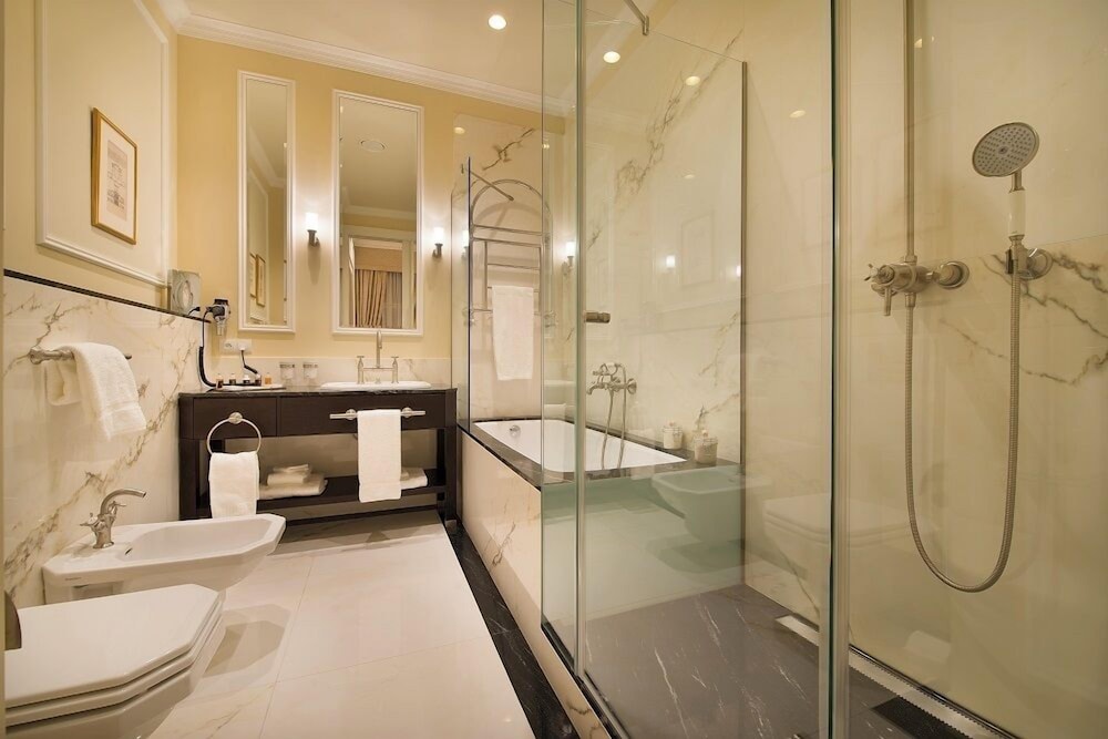 2 BEDROOMS, GRAND, WILSON, APARTMENT