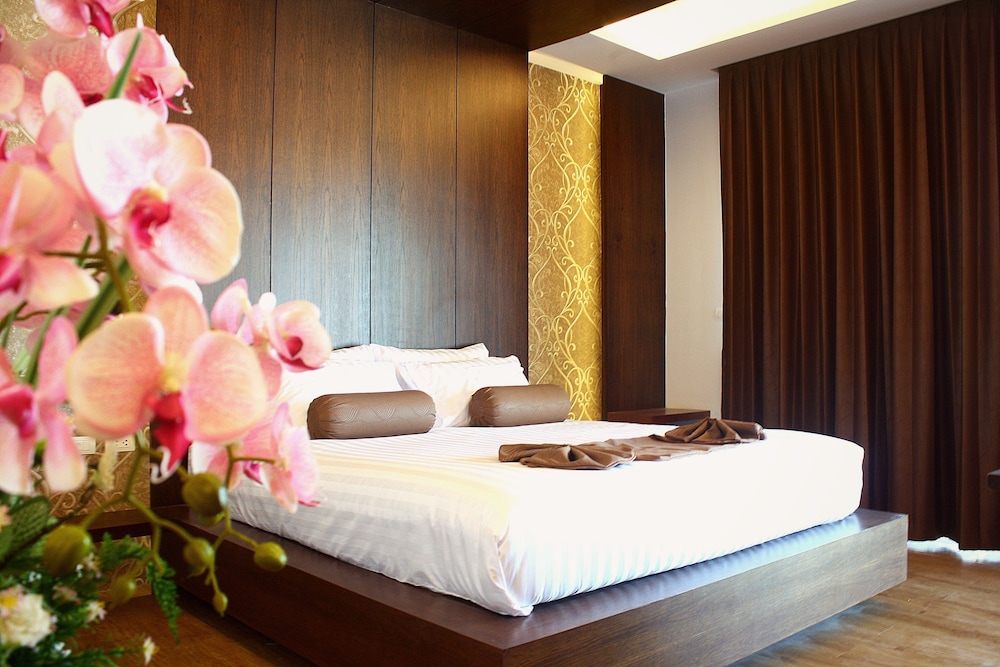 Phi Phi Cliff Beach Resort 41/69