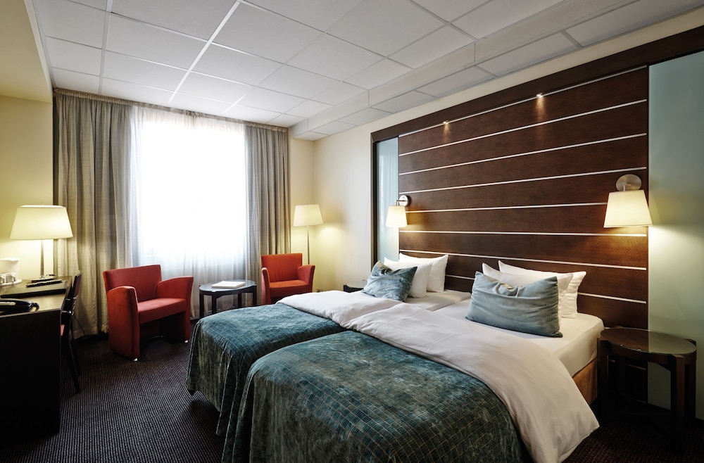 Imperial Hotel 6/40