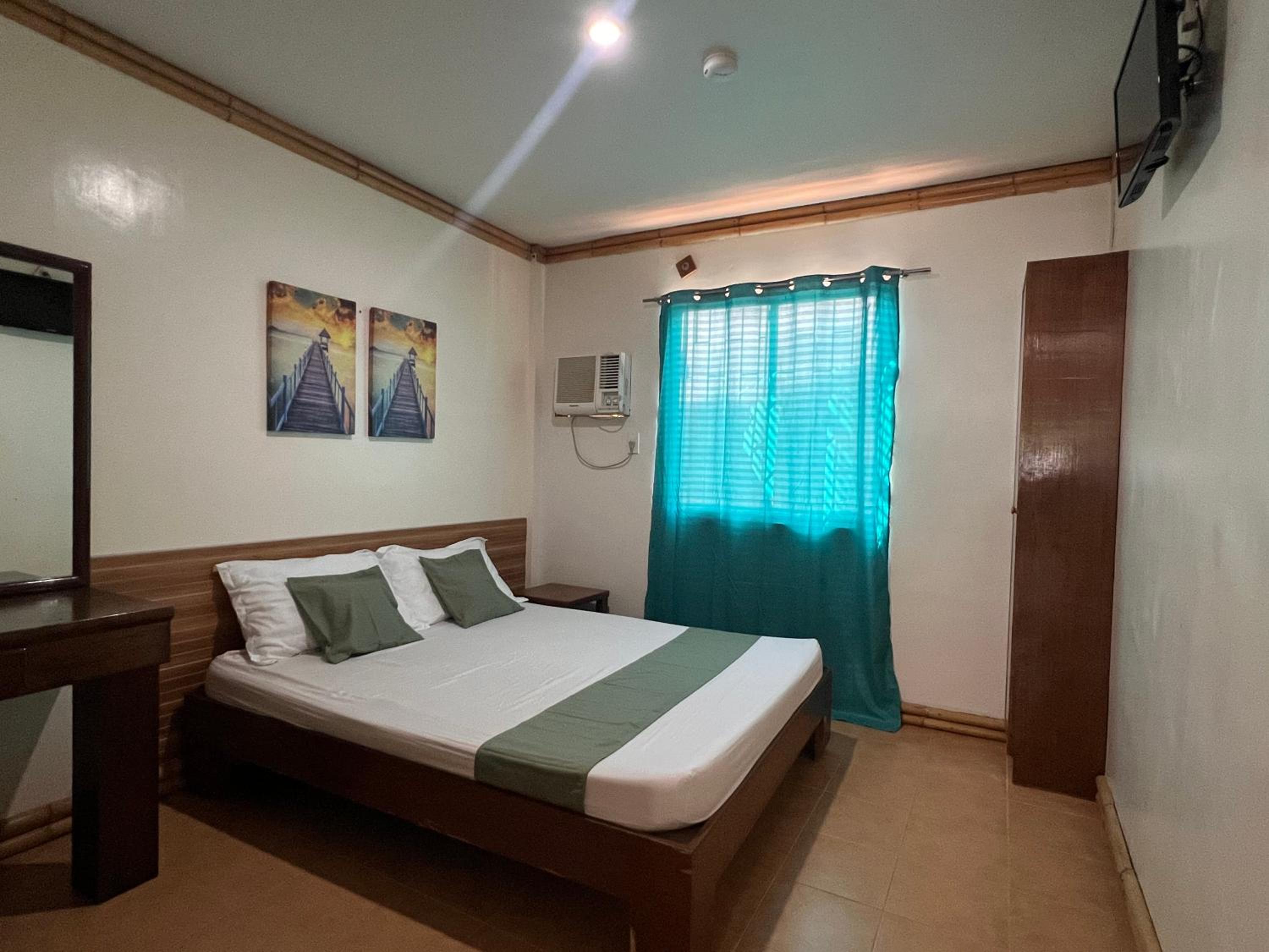 Mendelluke Suites 7/29