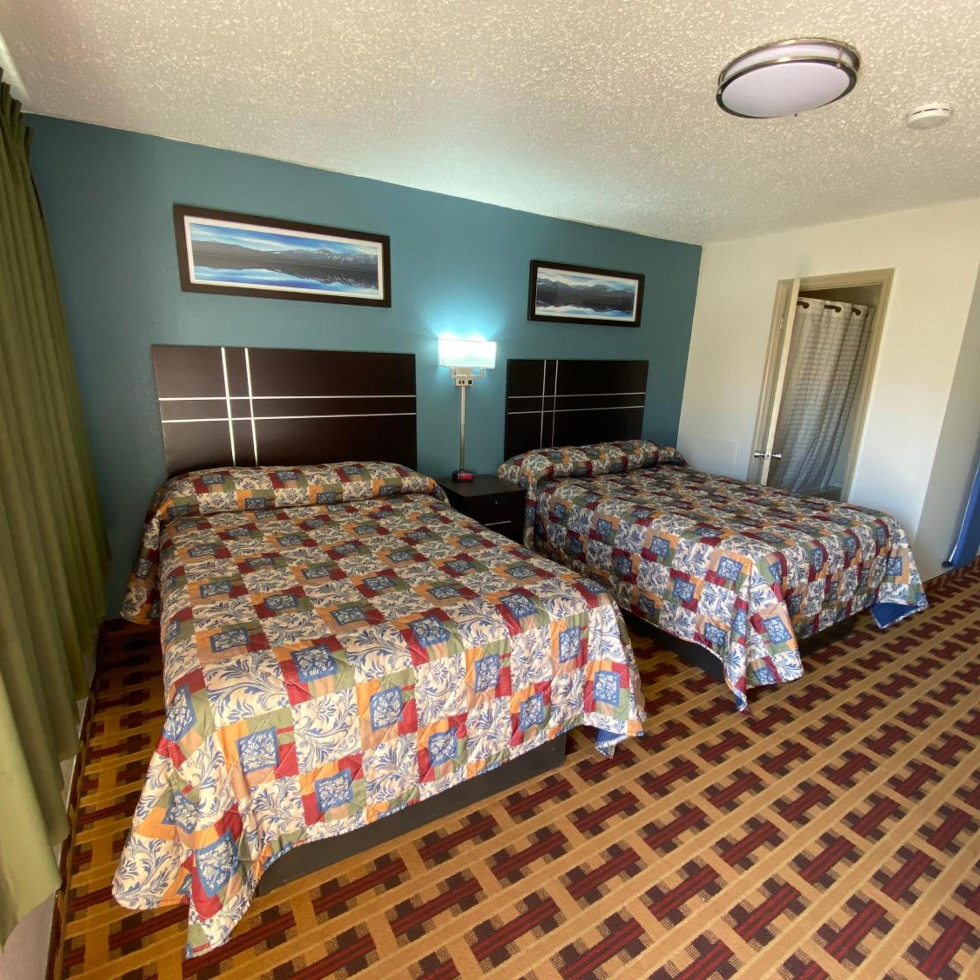 Lodge Inn 12/61