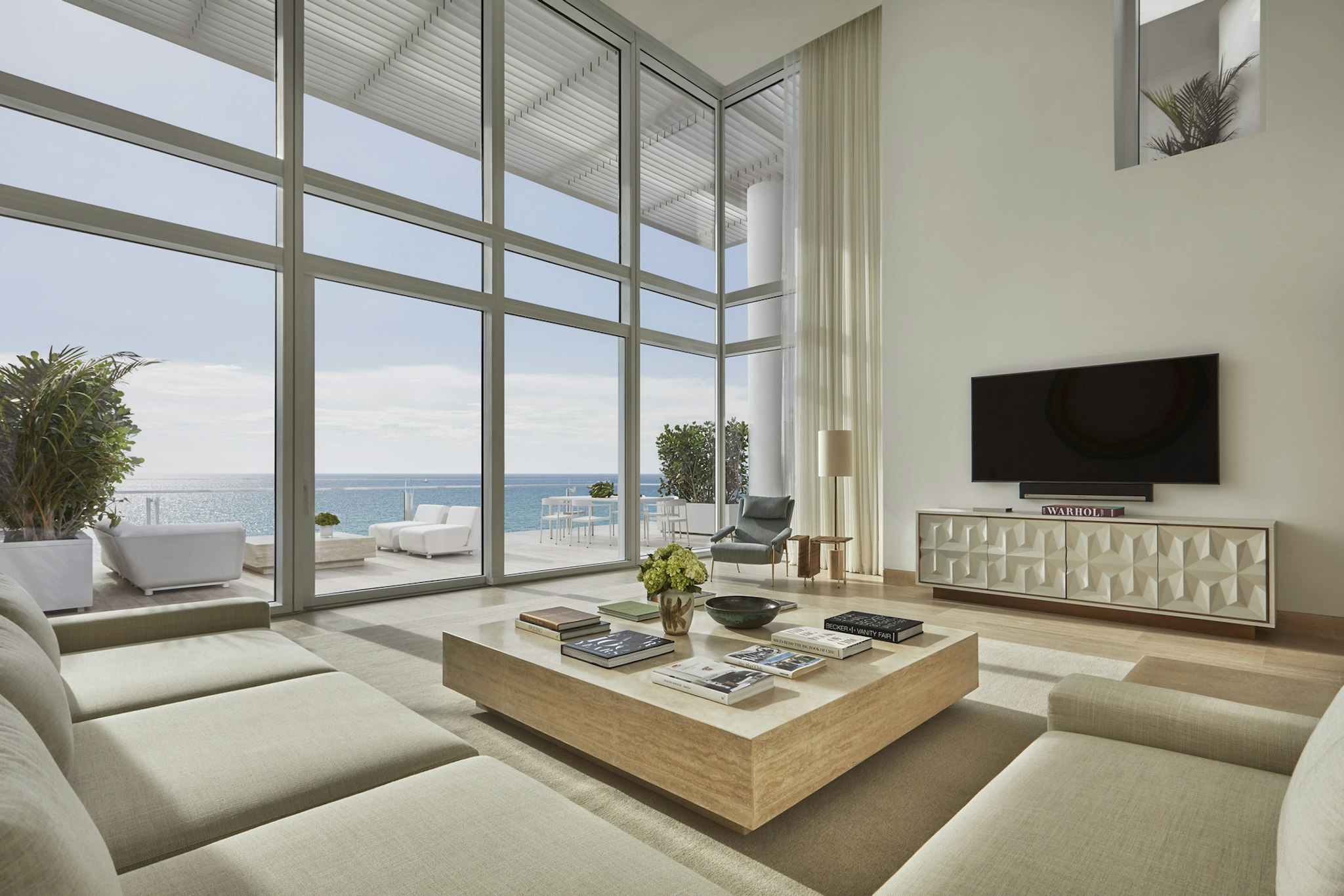 Four Seasons Hotel At The Surf Club 35/56
