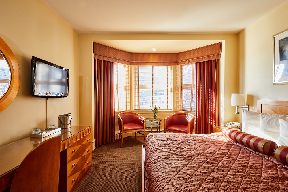 DELUXE, KING BED, CITY VIEW