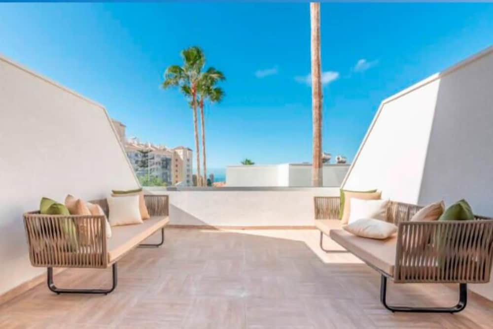 Ohasis Boutique Suites 24/50