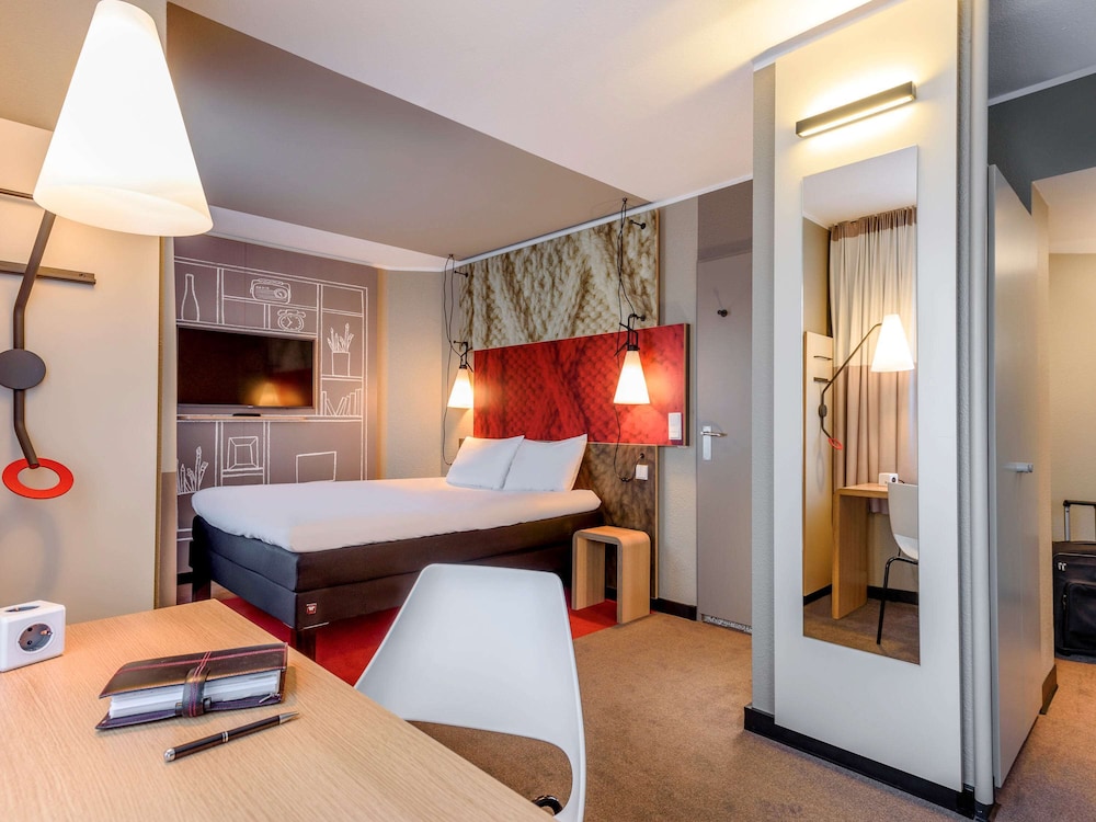 COURTYARD, JUNIOR SUITE