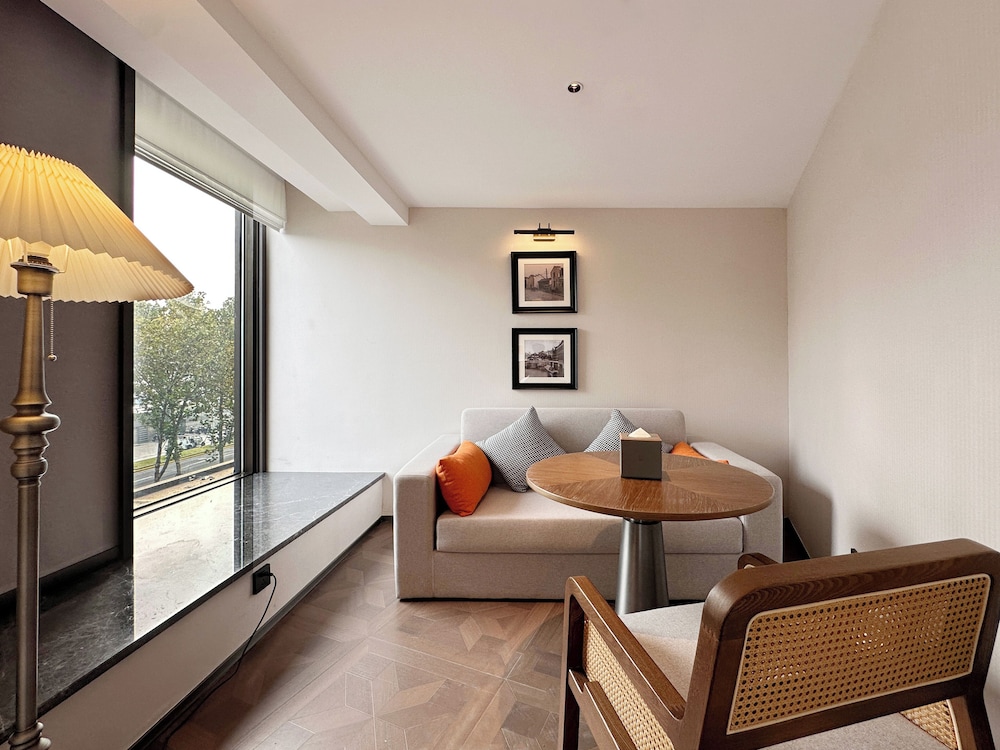 UrCove by Hyatt Shanghai on the Bund 43/59
