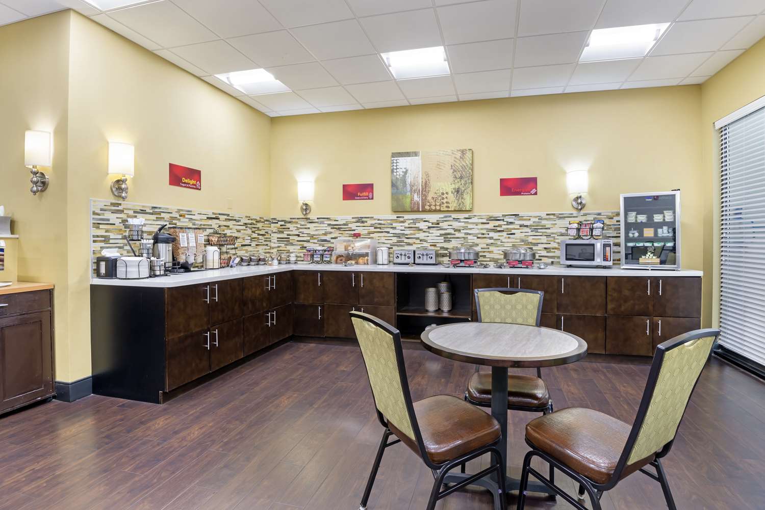 restaurant cafeteria