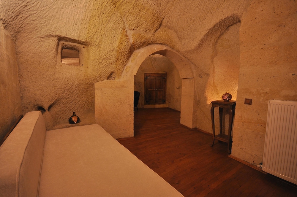 Has Cave Konak 18/36
