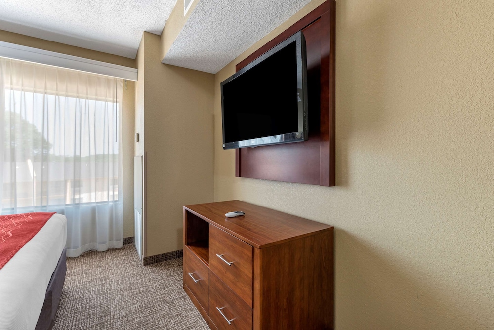 Comfort Inn and Suites El Dorado, AR 22/30