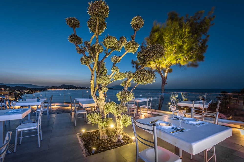 Ionian Hill Hotel 38/50