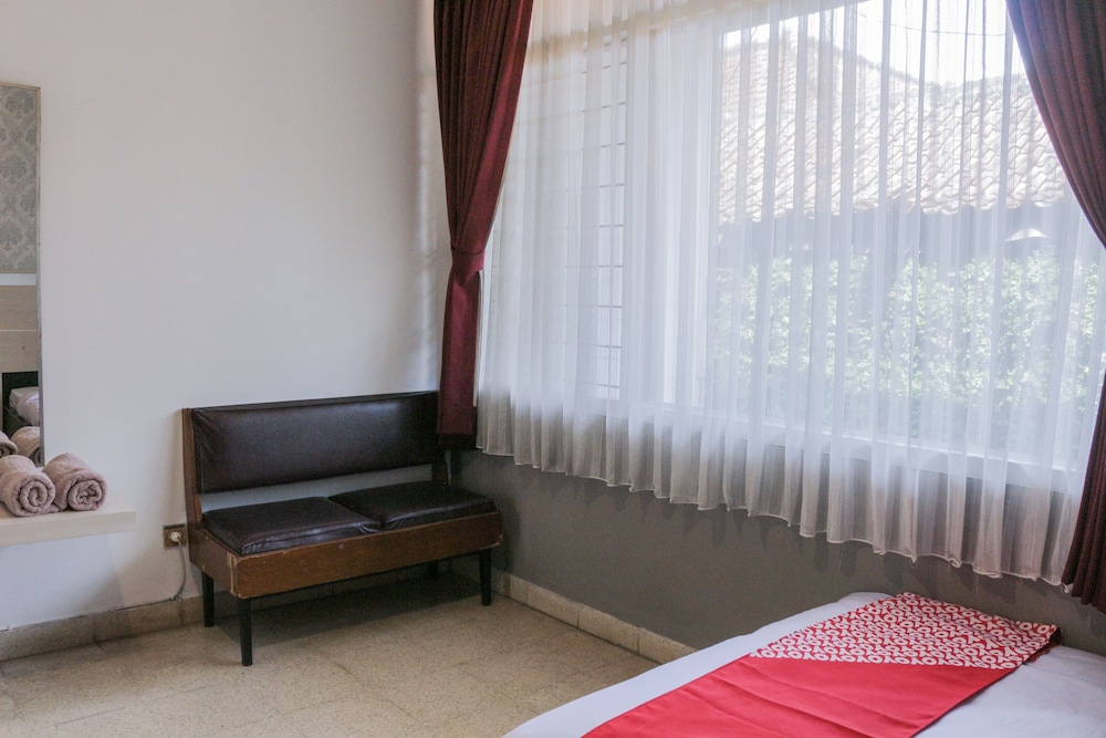 OYO 1710 Hotel Budi Famili 2 Syariah 18/23