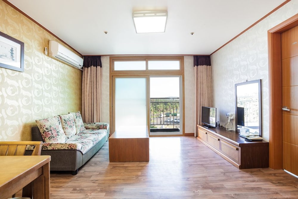 Il Sung Jeju Beach Resort 36/42