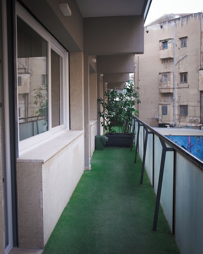 Hostelo Luxury Hostel 57/64
