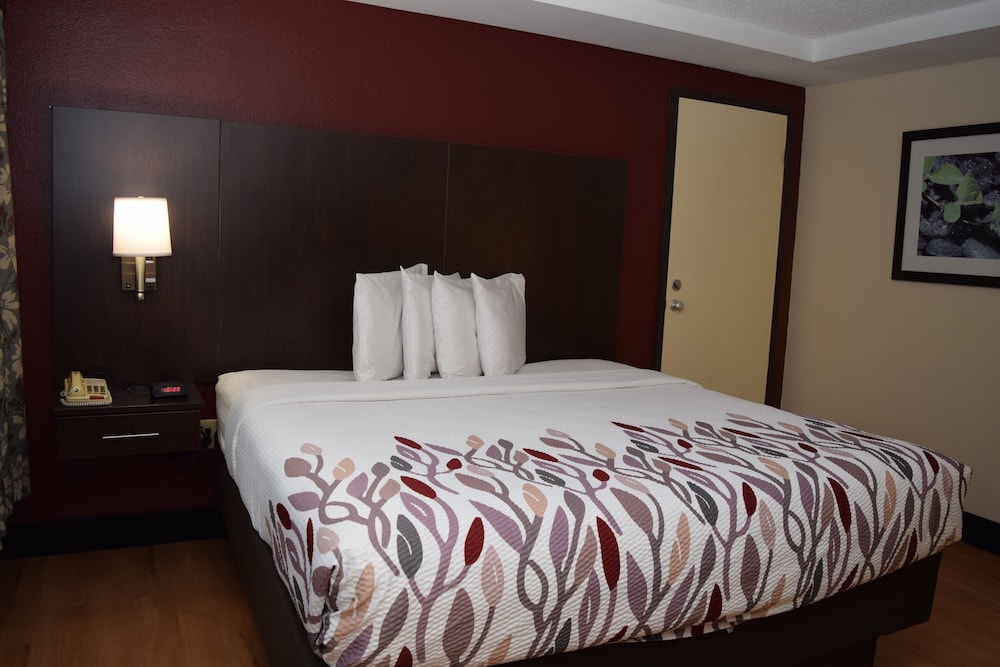 Red Roof Inn Batavia 13/47