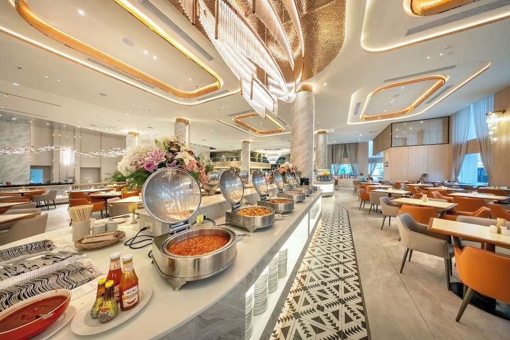 Jomtien Palm Beach Hotel and Resort 35/49