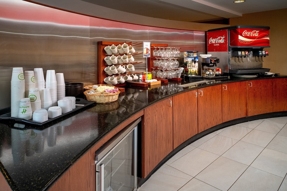 Holiday Inn Hotel & Suites Beckley 50/58