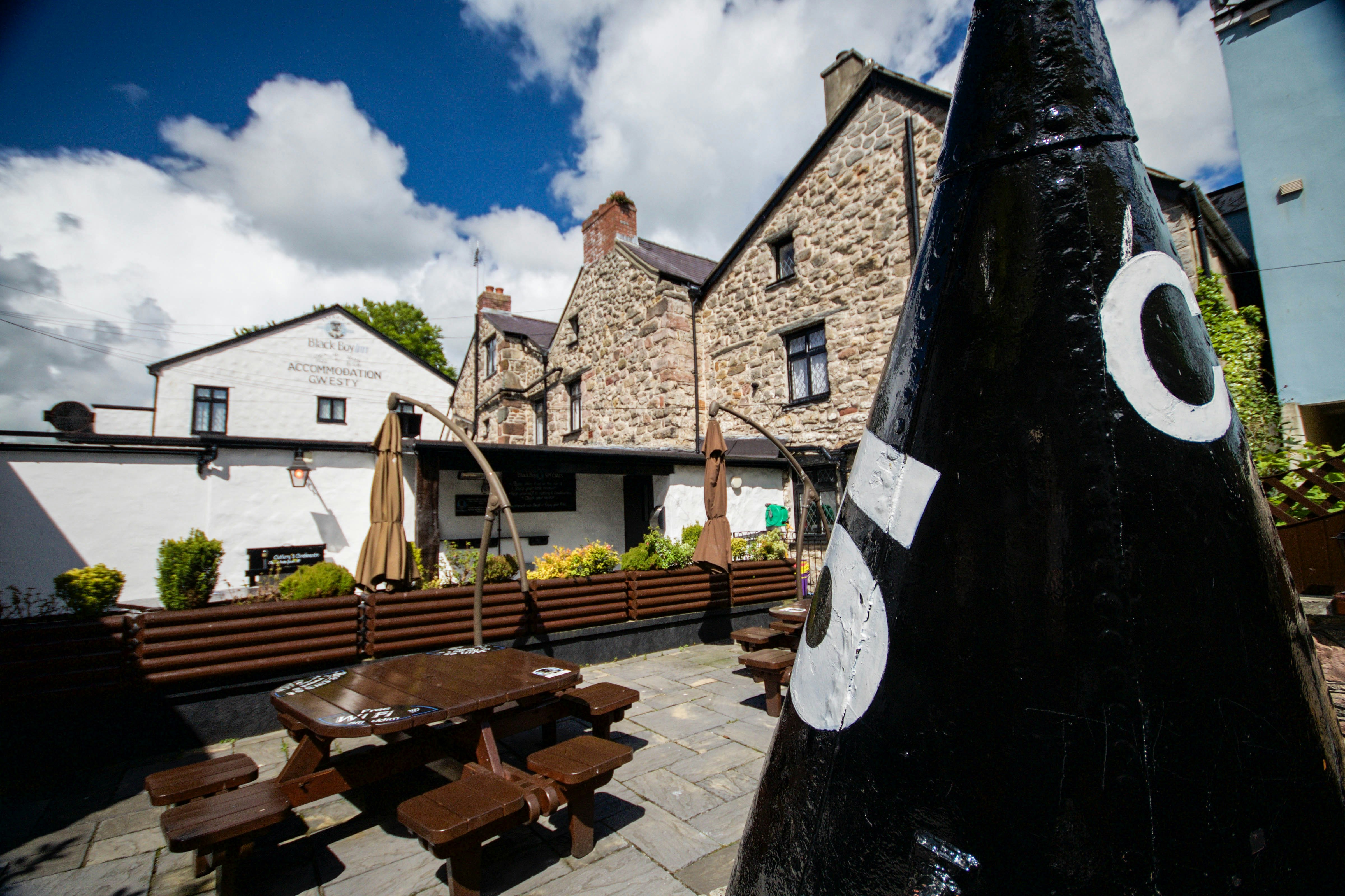 BLACK BOY INN 44/50