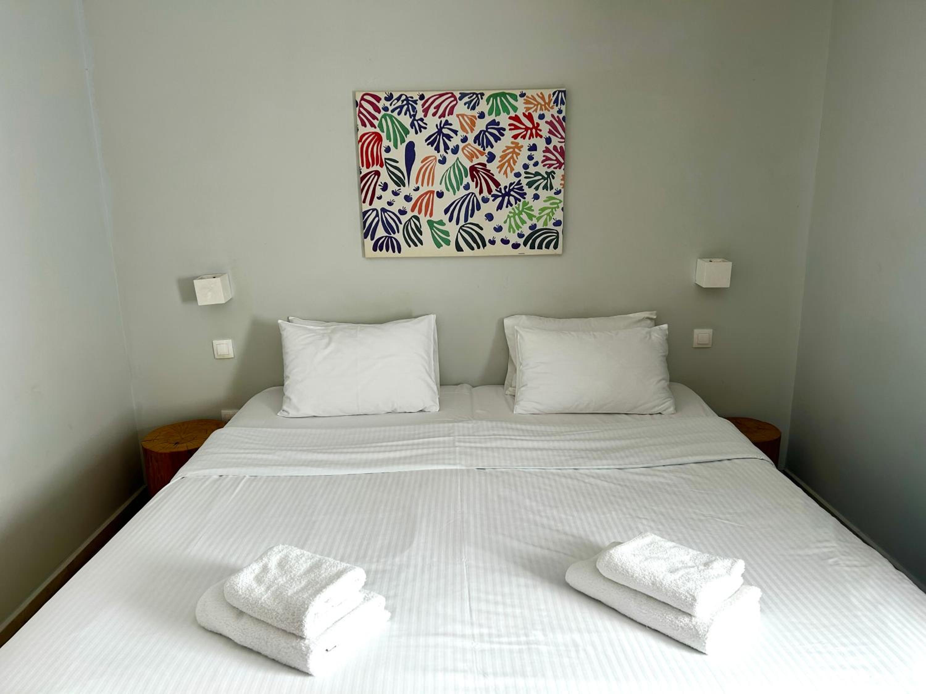1 Bedroom, Apartment, Garden or Pool View