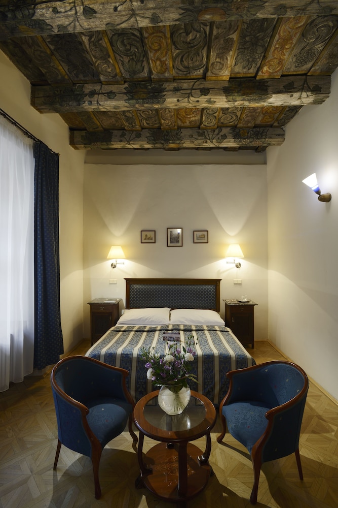 ELITE HOTEL 32/50
