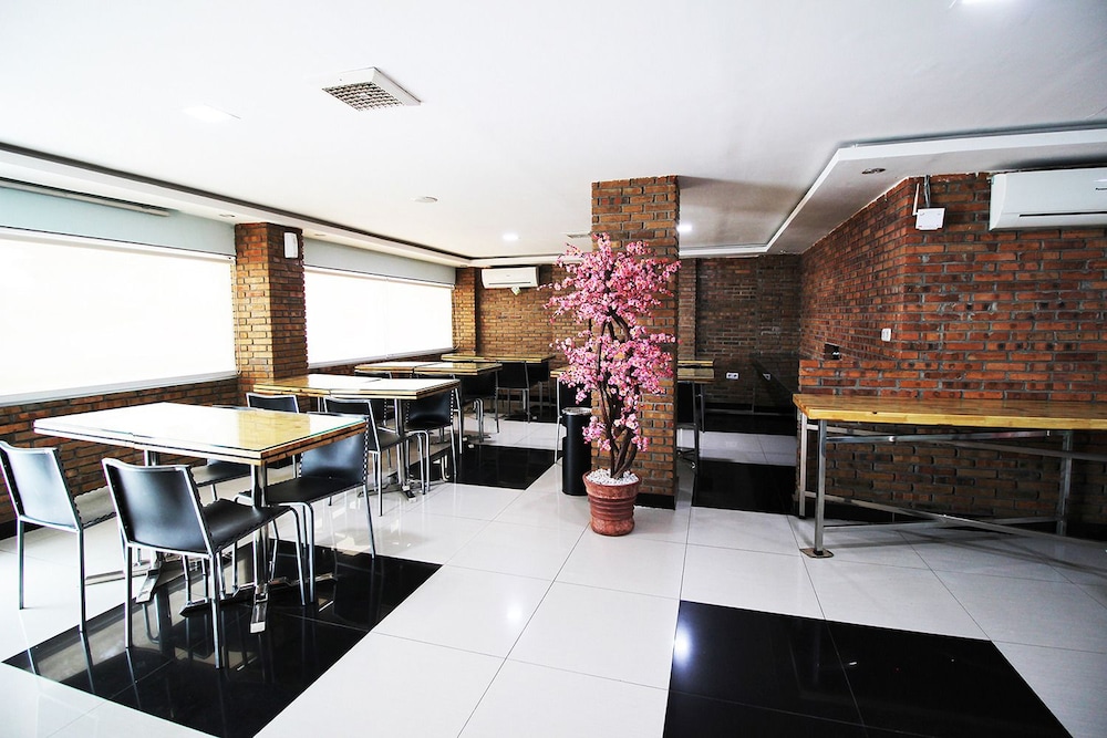 Amaliun Hotel 57/64