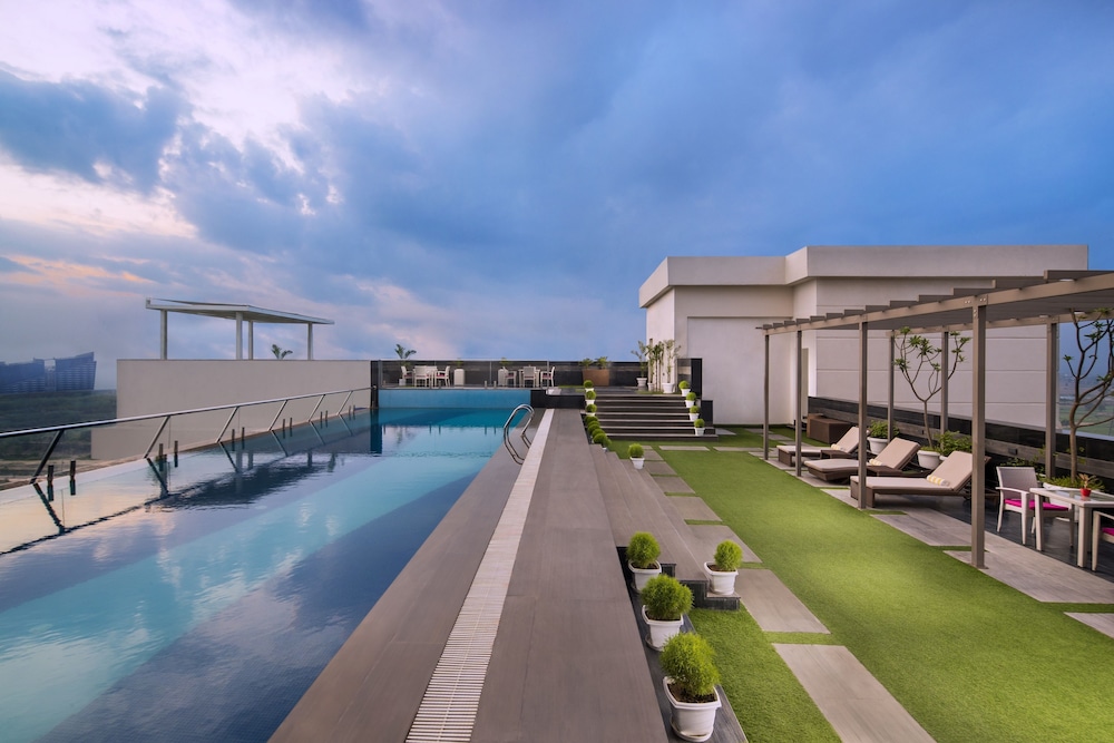 Sandal Suites Op. By Lemon Tree Hotels 44/50