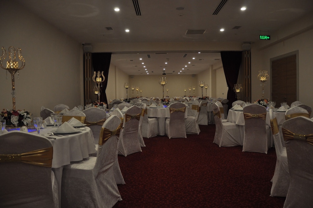 Grand Itimat Hotel 54/60
