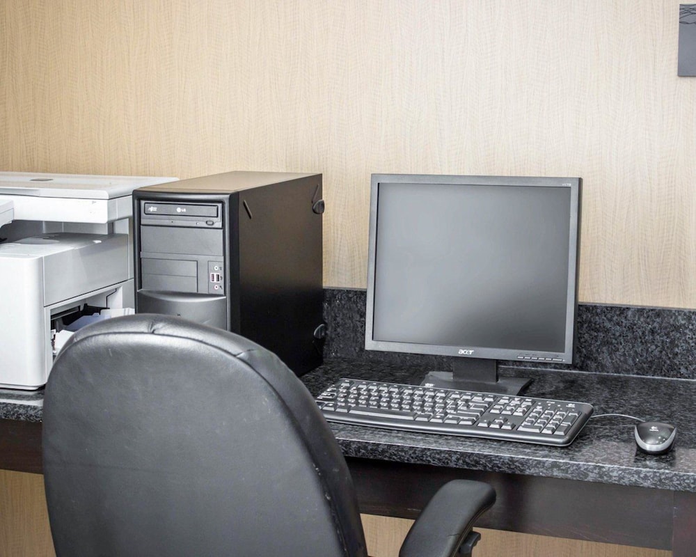 Comfort Inn & Suites Fuquay Varina 14/35